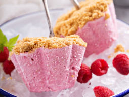 Lody malinowy serniczek