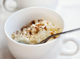 Pudding ryżowy z orzechami