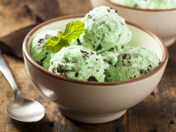 Lody miętowe z czekoladą