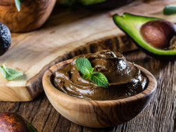 Pudding z awokado i kakao