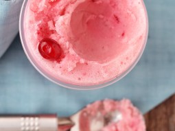 Lody żurawinowe