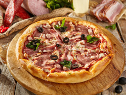 Pizza mięsna