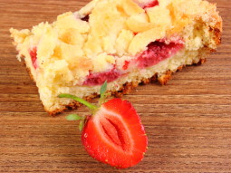 Ciasto drożdżowe z truskawkami