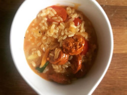 Risotto z chorizo i pomidorkami