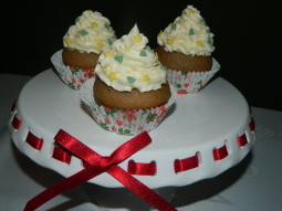 Muffinki piernikowe z kremem budyniowym