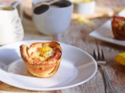 Muffiny z jajkiem