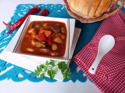 Rozgrzewająca zupa gulaszowa
