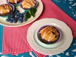 Muffinki z borówkami i czekoladą