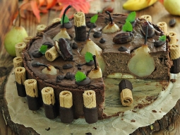 Czekoladowy sernik z bananami i gruszką