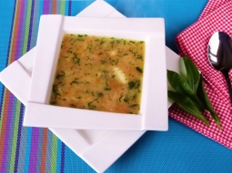 Zupa ziemniaczana z czosnkiem niedźwiedzim