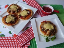 Pizzerki z tartą marchewką z patelni