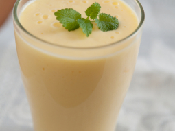 Kremowe Mango Lassi z dodatkiem banana