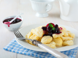 Gnocchi z sosem z czarnej porzeczki