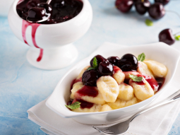 Gnocchi z sosem wiśniowym
