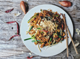 Pad Thai z marynowanym tofu