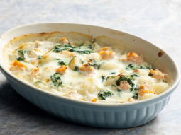 Zapiekane gnocchi z łososiem