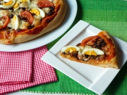 Pizza z mozzarellą