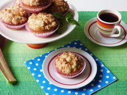 Waniliowe muffiny z rabarbarem