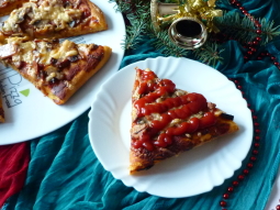 Dyniowa pizza z pieczarkami i wędliną