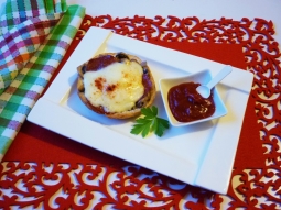 Zapiekanki z mozzarellą i salami