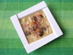 Zupa grzybowa z makaronem