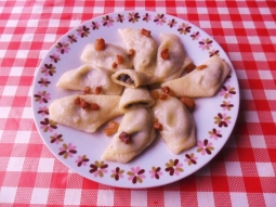 Pierogi z kaszą jaglaną i pieczarkami