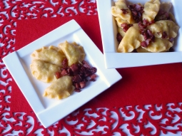 Złociste pierogi z ziemniakami