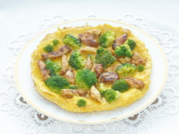 Omlet z kurczakiem i brokułami