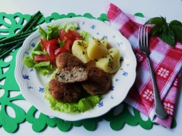 Kotleciki mielone z pokrzywami i szczypiorkiem