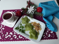 Świąteczne pierożki z kaszą jaglaną i grzybami
