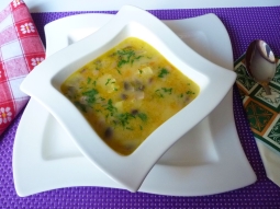 Zupa warzywna z pieczarkami