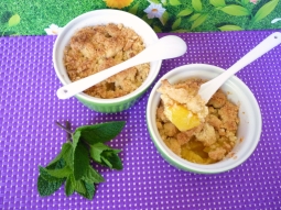 Kokosowe crumble z brzoskwiniami