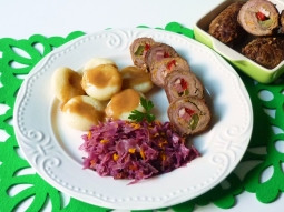Roladki wołowe z warzywami i mielonym mięsem