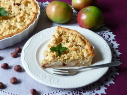 Tarta z jabłkami i konfiturą z płatków róży