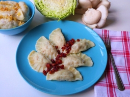 Pierogi z kapustą i boczniakami