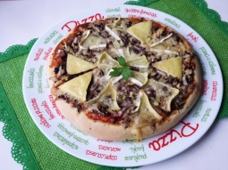 Pizza z czarnuszką