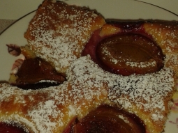 Placek drożdżowy ze śliwkami