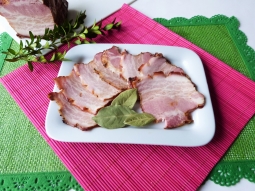 Boczek pieczony w przyprawach