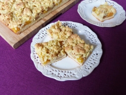 Ciasto z owocami i kruszonką