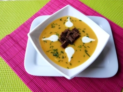Zupa z dyni z grzankami