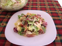 Sałatka z szynką parmeńską