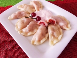 Pierogi z wiśniami