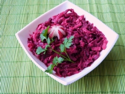 Sałatka z czerwonych buraków