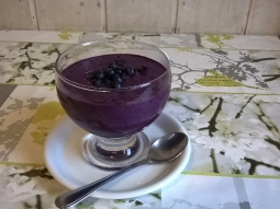 Budyń jaglany mocno jagodowy