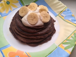 Kakaowe pancakes z bananami
