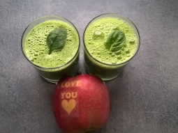 Smoothie szpinakowe z pomarańczą i gruszką