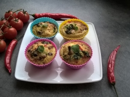 Frittata z pieczarkami, papryką i jarmużem