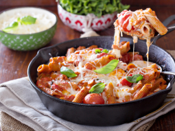 Rigatoni z pomidorami pelati