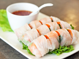 Rice rolls z łososiem