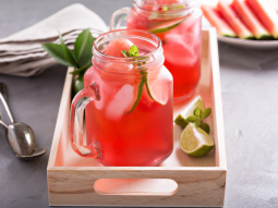 Lemoniada arbuzowa z limonką